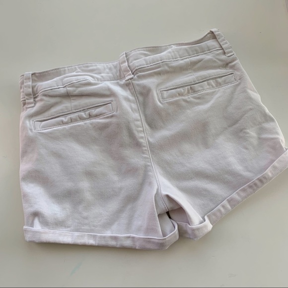White AEO Shorts - Picture 2 of 3